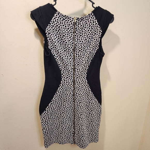 EXPRESS women's Black and White Sleevesless Minidress size 4 - Picture 5 of 10